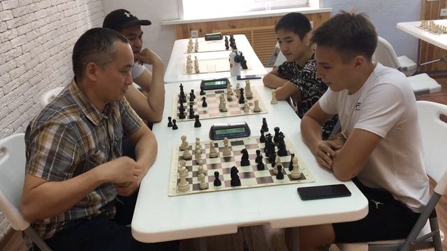 Проигрываем Гене Морозову в шведки ) смотреть онлайн