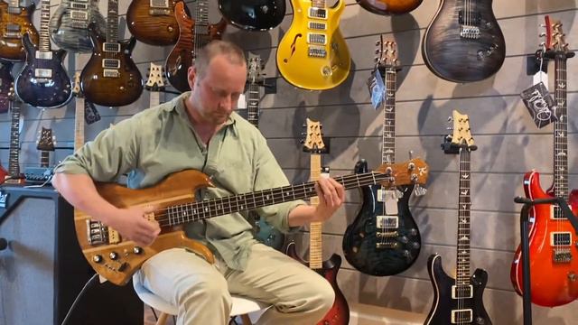 1980 B.C. Rich Mockingbird Bass KOA with Aguilar AG700! смотреть онлайн