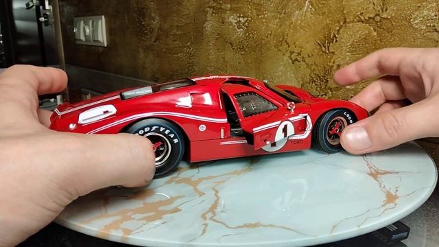 Ford GT40 MKIV 1967 Shelby Collectibles 1:18