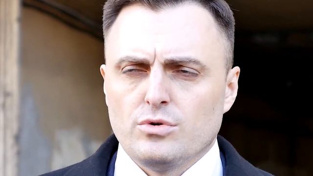 Сам ты п...р! Диалог чиновника и активиста смотреть онлайн