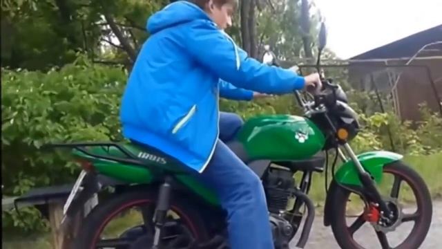 Колесо снизу спустило . смотреть онлайн