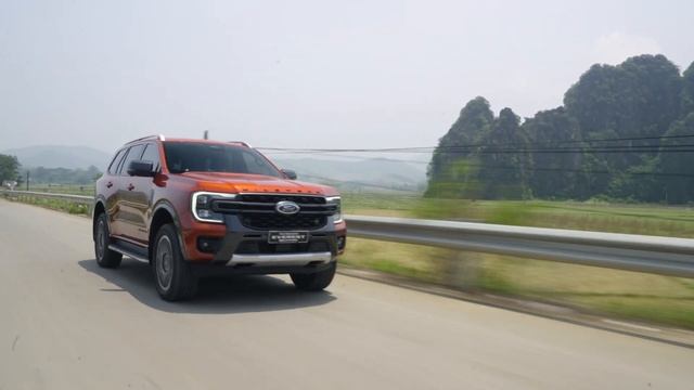 Trải nghiệm Everest Wildtrak Thế hệ Mới cùng Hà Linh смотреть онлайн
