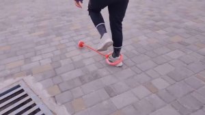 Светящаяся скакалка крутилка с колесиком на одну ногу