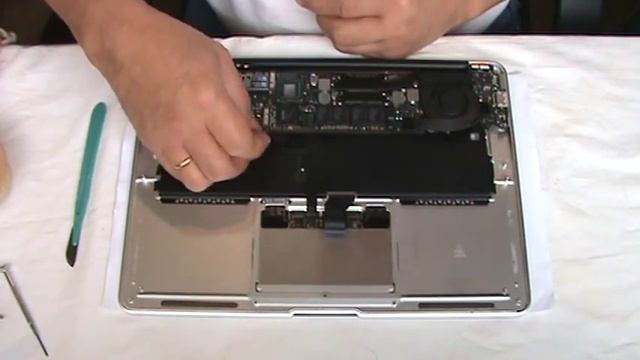 MacBook Air 13 2011 A 1369 Keyboard Replacement Part 12/14