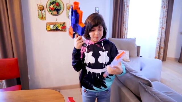 Epic Nerf Home Defense: Clown Mask & Balaclava Edition смотреть онлайн
