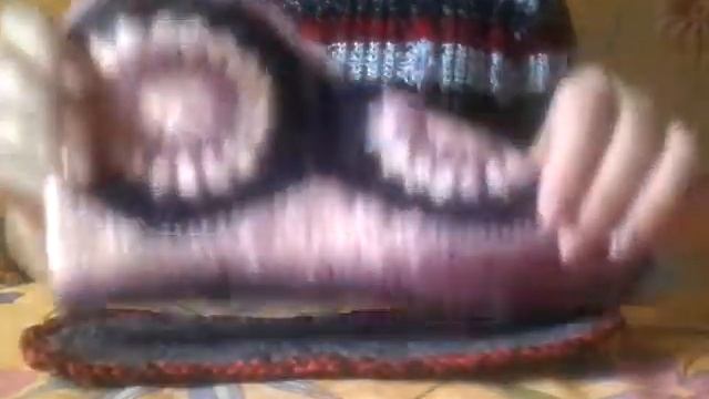 Вязаные тапочки крючком.