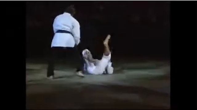 Чак Норрис - легенда кинематографа и хороший каратэка!