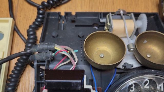 ВЭФ ТА-72М, Спектр ТА-1162, Спектр 3. Ищем самый драгоценный телефон. Разбор в поисках клада. смотреть онлайн