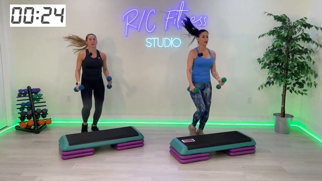 20-MINUTE STEP & SCULPT / STEPPER WORKOUT WITH WEIGHTS / LOW-IMPACT / COUNTDOWN CLOCK & BELL смотреть онлайн