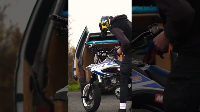 YAMAHA Wr 125 x Wheelie / Chill / Edit / Helmporn смотреть онлайн