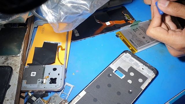 OPPO A77 (CPH2385) Damage Screen Display Change Restoration смотреть онлайн