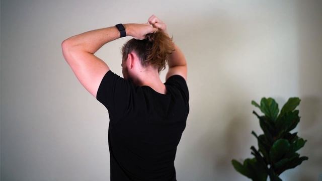 How To Tie A THICK MESSY BUN (Detailed Man Bun Tutorial) смотреть онлайн
