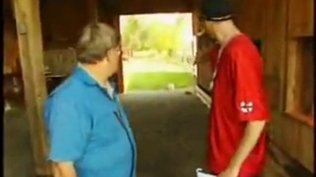 Ali G and the furry chicken смотреть онлайн