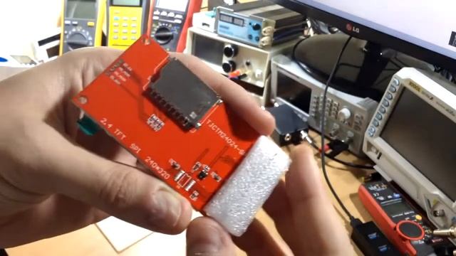 SPI LCD на ILI9341 смотреть онлайн
