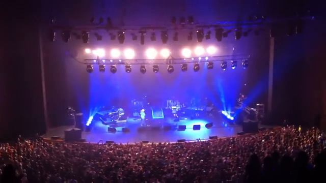 Jamiroquai выходит на бис в Москве смотреть онлайн