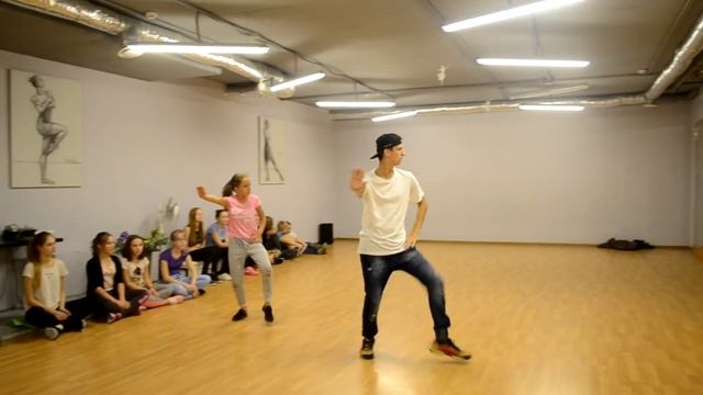 Новый танец на песню Деспасито / Despacito смотреть онлайн