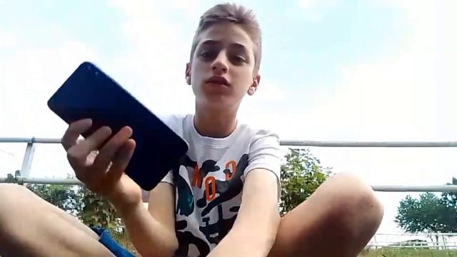 Мой телефон новый или старый какой лутче? смотреть онлайн