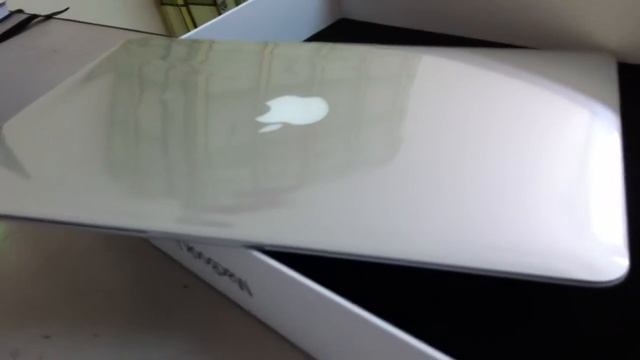 Macbook Air 13 (Mid 2010) Unboxing (part 1)