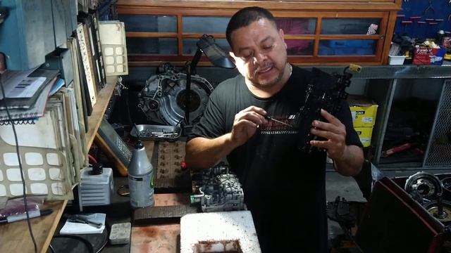 falla de Solenoide De 6F35 Ford Escape. la importancia de la inspección visual. смотреть онлайн