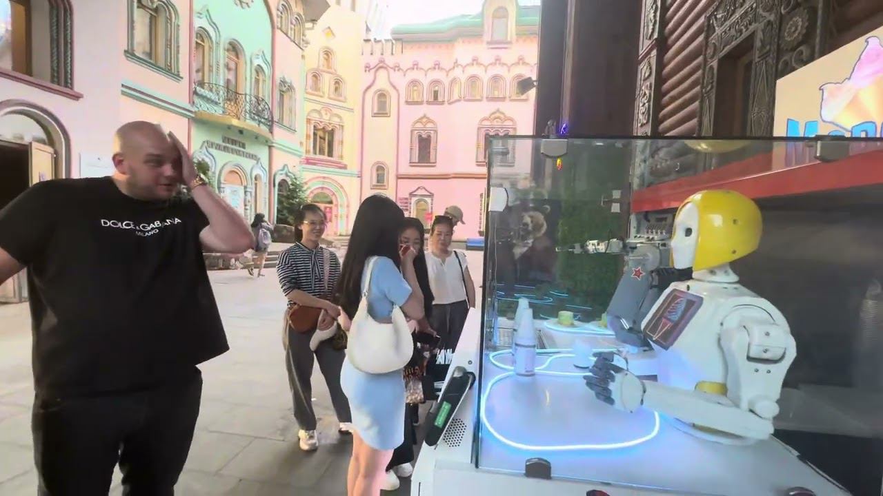 РОБОТ МОРОЖЕНЩИК «АЛЕНА» В МОСКВЕ. #робот #искусственныйинтеллект #инновации #инновационный #москва