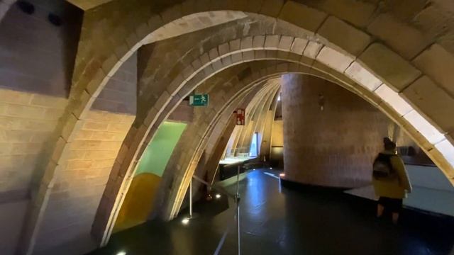 What to do in Barcelona: Casa Mila (La Pedrera) смотреть онлайн