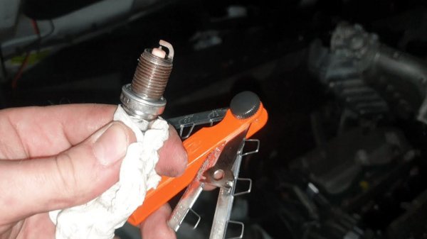 Это нужно делать чтобы не было пропусков зажигания.