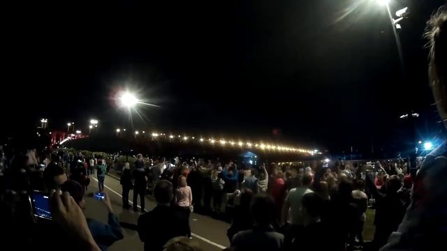 Коммунальный мост с новой подсветкой смотреть онлайн