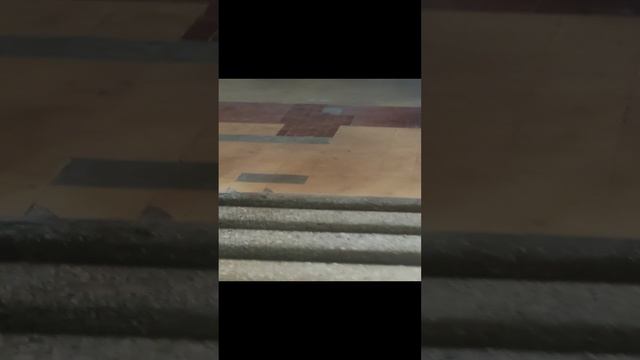 Подъём в парадной на второй этаж