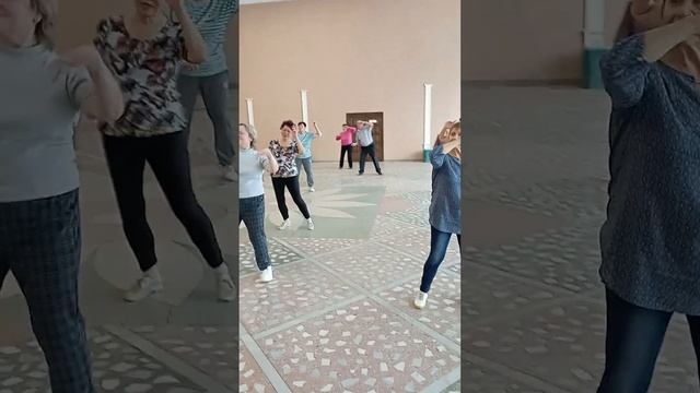 танцы в одну линию смотреть онлайн