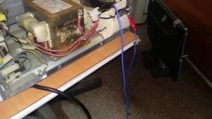 Замер напряжения на магнетроне микроволновки.