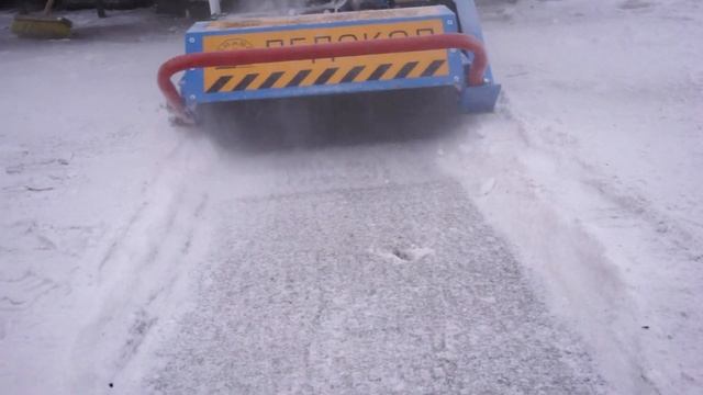 Тротуарный ледокол «НЕВА» в работе. Тестирование техники смотреть онлайн