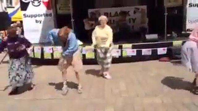 танец бабушек смотреть онлайн