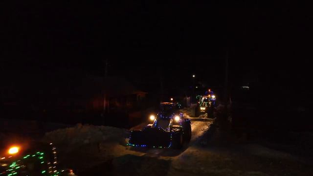 Новогодний парад сельскохозяйственной техники СПК "Дмитриевы Горы" смотреть онлайн