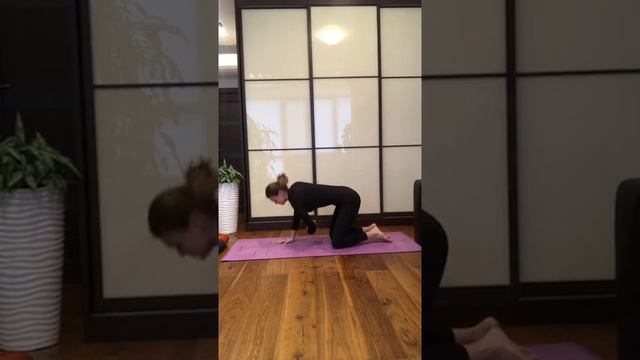 Легкая йога с динамичными комплексамии. Анулома Вилома пранаямой и Капалабхати. смотреть онлайн