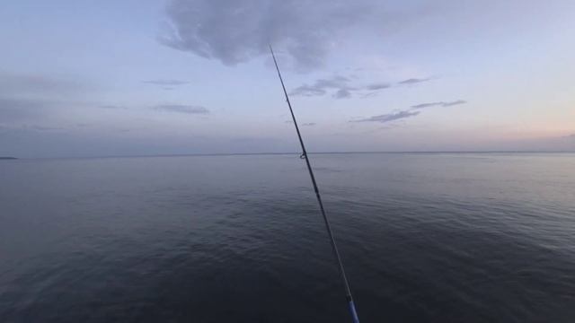 Ловля ставриды на Черном море.#rockfishing #рыбалканачерномморе #ловлянапилькер #туапсинскийрайон смотреть онлайн