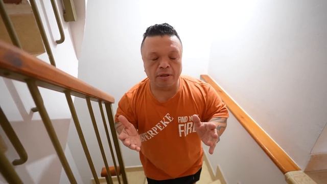 MI AMIGO SABE DONDE ESTA EL ZOMBIE JEFE !! ES UN TRAIDOR !! Makiman смотреть онлайн