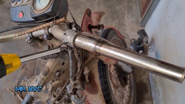 Old Soviet Motorcycle MINSK Abandoned Restoration | Disassemble # 1 смотреть онлайн