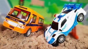 Мультики про машинки полицейские машинки спасают автобус и поезда. Сборник для детей