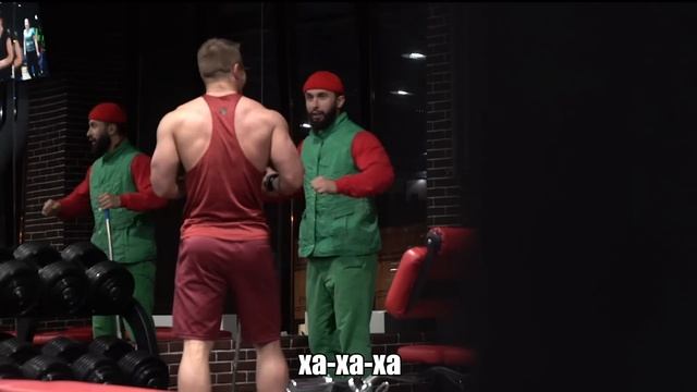 Мастер Спорта притворился УБОРЩИКОМ в ЗАЛЕ #8 GYM PRANK смотреть онлайн