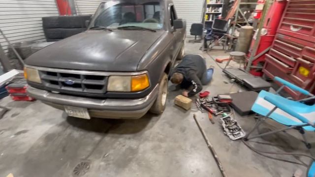 1994 Ford Ranger - Transmission Swap For My Nephew! смотреть онлайн