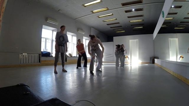 Урок House Dance - Качи, пространство в танце, заходы - Мrs. Carl смотреть онлайн