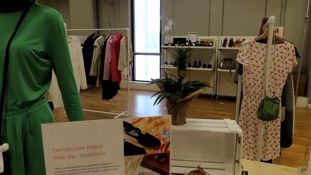 Финляндия Сокос Новинка, Секонд Хенд отдел : сумки, одежда, обувь, платки, Бюджетный шопинг Тампере смотреть онлайн