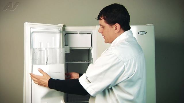 Whirlpool Refrigerator Repair - Not Making Ice - Ice Bucket Assembly смотреть онлайн