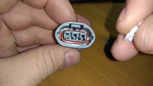Что находится внутри разъема  генератора тойота?