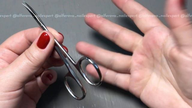 НОЖНИЦЫ ДЛЯ МАНИКЮРА как правильно держать и срезать кутикулу ножницами Уроки маникюра. смотреть онлайн