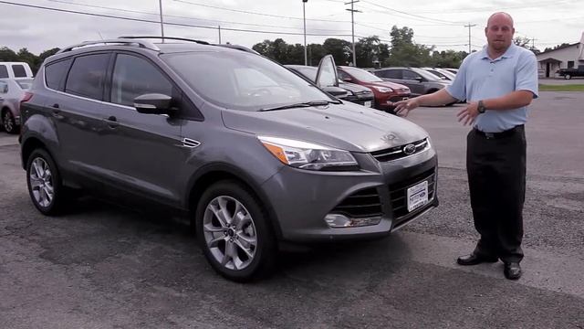 Adam Reynolds Introduces the 2014 Ford Escape Titanium смотреть онлайн