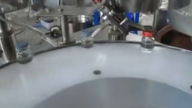 ?Розлив и укупорка пеннициллиновых флаконов резиновой пробкой и алюминиевым колпачком. Minipress.ru смотреть онлайн