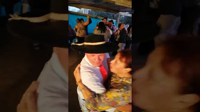 Baila chamamé el uruguayo 😊 смотреть онлайн