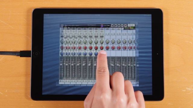 Apogee Duet - Recording with Auria on iPad смотреть онлайн