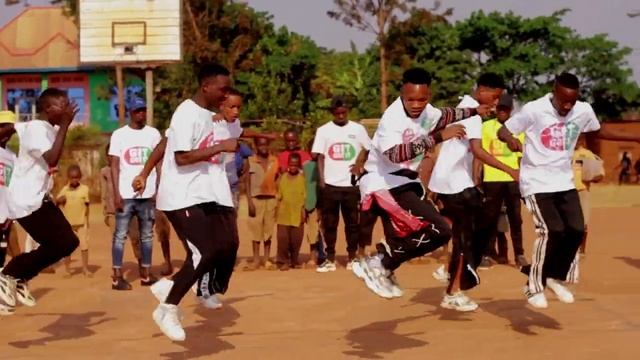 Just a Freestyle/Good Afrodace/Easy moves/Git Got it/We celebrate the little we got смотреть онлайн